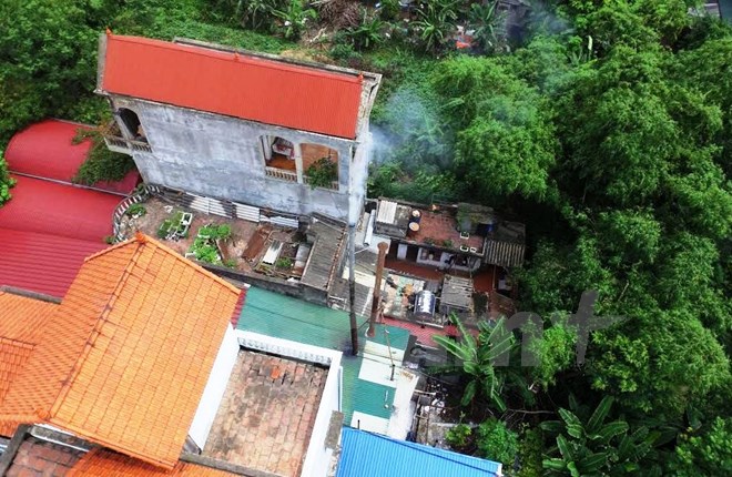Vụ cơ sở tạo nhựa gây ô nhiễm: “Chỉ biết chờ chỉ đạo của thành phố”
