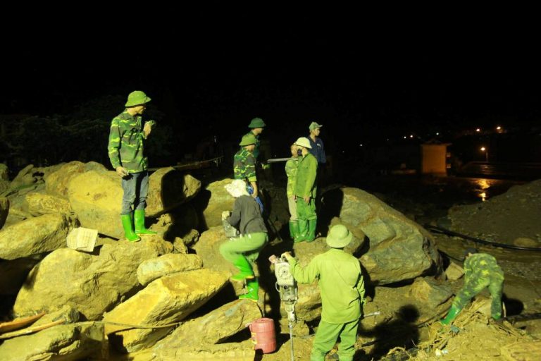 Lũ quét kinh hoàng ở Mù Cang Chải: Trắng đêm cứu hộ, cứu nạn