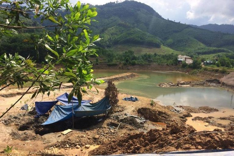 Vô chủ ở mỏ vàng lớn nhất Đông Nam Á – Kỳ cuối: Kẻ lấy vàng, người “ăn cám”