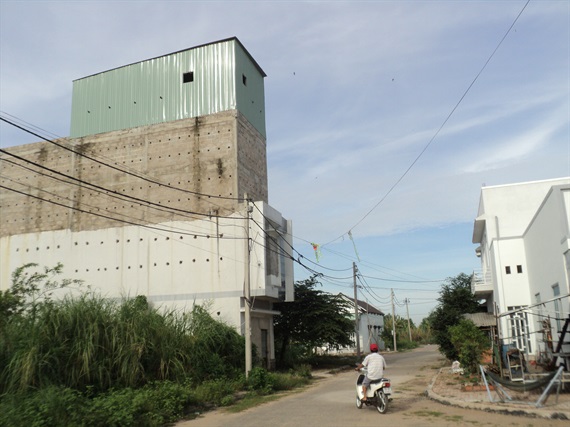 Rầm rộ xây nhà nuôi chim yến giữa thành phố