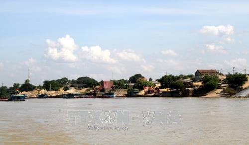 Sóng ngầm sông Lô: Kỳ 1: Tàn phá đất nông nghiệp, đe dọa sạt lở đê kè