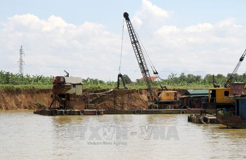 Sóng ngầm sông Lô – Kỳ 2: Cấp phép dày đặc nhưng buông lỏng quản lý