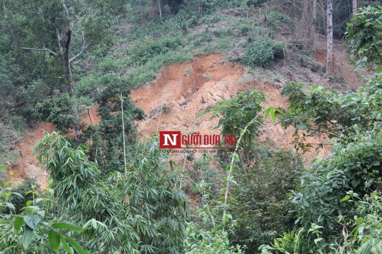 Nghệ An: Nóng tình trạng xẻ núi đào sông để khai thác vàng