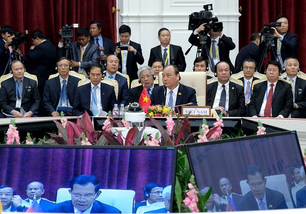 Thủ tướng kết thúc tham dự Hội nghị cấp cao Hợp tác Mekong-Lan Thương