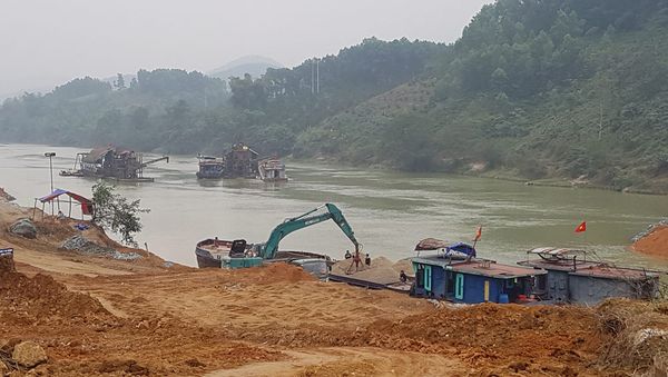 Chặn sông Lô làm thủy điện, tận thu trái phép 150.000m3 cát sỏi