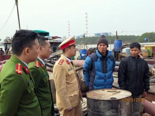 Hải Phòng: 3 tàu “cát tặc” bị bắt giữ