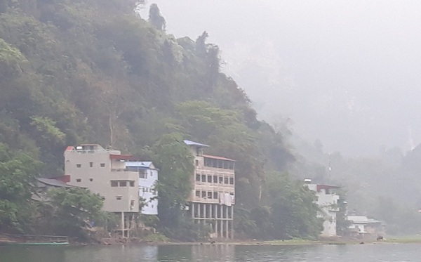 Hồ Ba Bể đang bị xâm hại nghiêm trọng