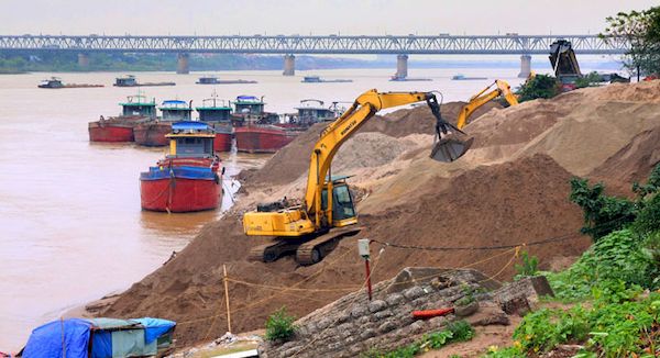 Siết chặt quản lý tài nguyên khoáng sản
