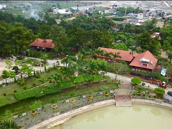 Biệt phủ sinh thái nhà quan “xẻ” rừng Vân Đồn