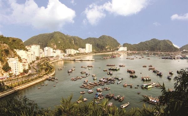 Nhìn Hạ Long, lo Cát Bà
