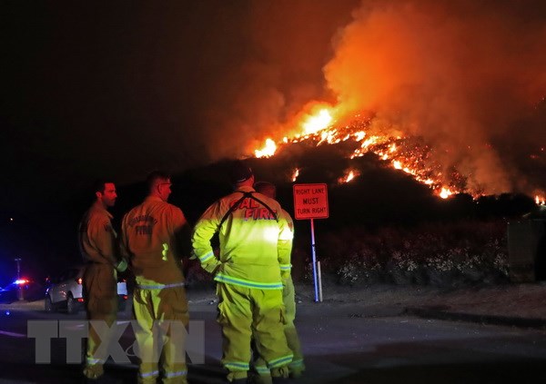 Nỗ lực kiểm soát cháy rừng ở California đạt tiến triển