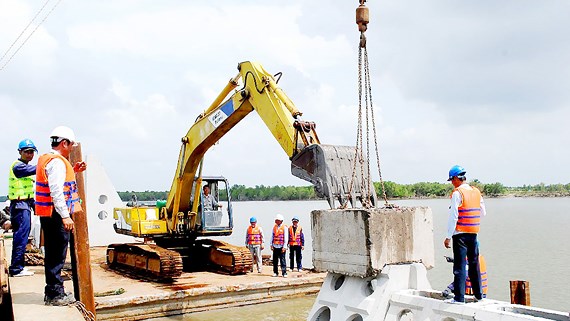 Kè chống sạt lở đê biển theo công nghệ mới
