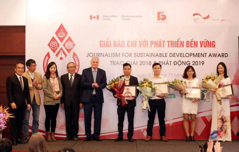 Trao giải Báo chí với phát triển bền vững 2018