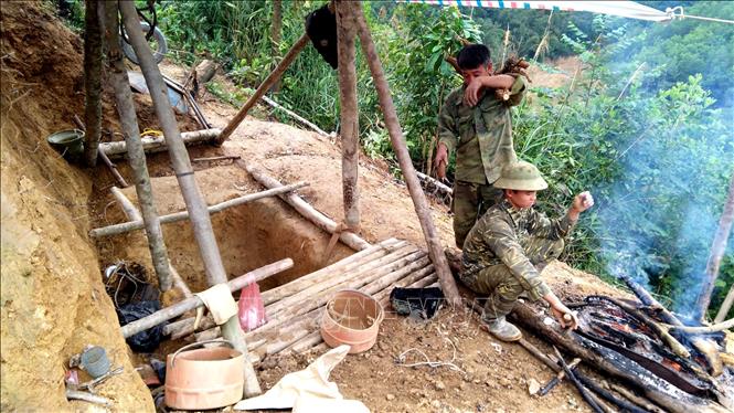 “Nóng” nạn khai thác vàng trái phép ở xã Đạo Viện, Tuyên Quang