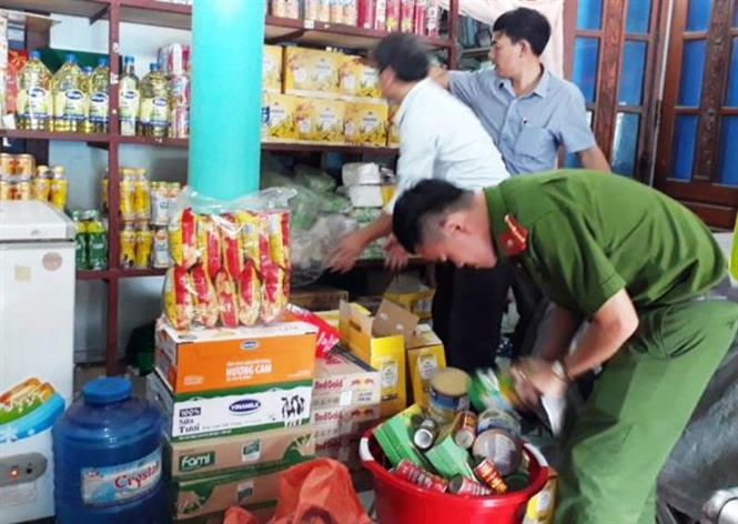 Mạnh tay “trảm” thực phẩm bẩn