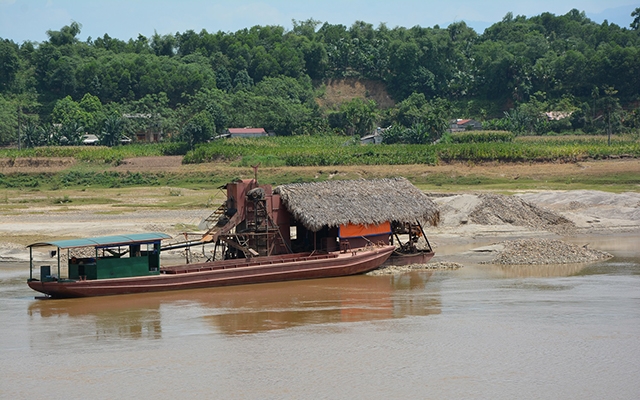 Yên Bái chấn chỉnh hoạt động khai thác cát sỏi không phép