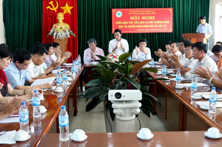Trả tiền dịch vụ môi trường rừng cho dân qua tài khoản ngân hàng