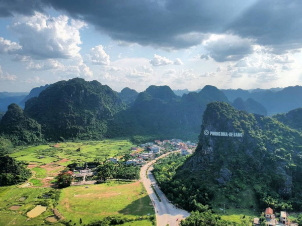 Có thể bay ngắm Di sản Phong Nha-Kẻ Bàng bằng thủy phi cơ