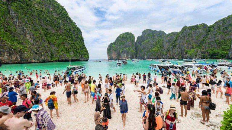 Mặt trái của du lịch: Liệu Đông Nam Á có thể cứu vãn các kho báu tự nhiên?