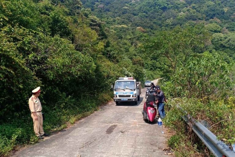 Đà Nẵng khuyến cáo không sử dụng xe tay ga lên núi Sơn Trà