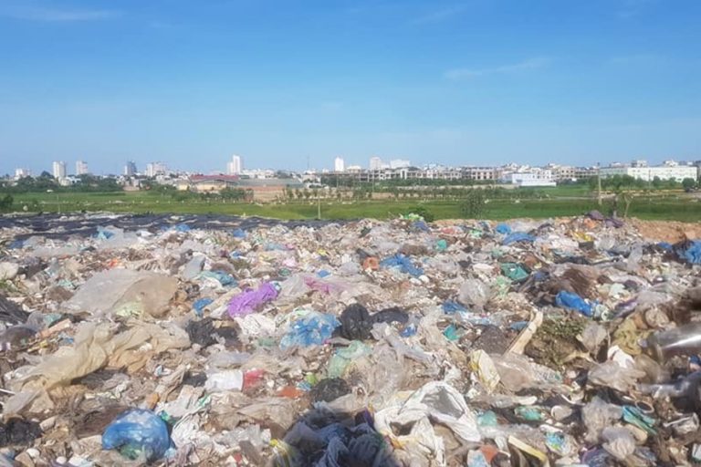 Sầm Sơn: Ô nhiễm nghiêm trọng vì rác tồn đọng