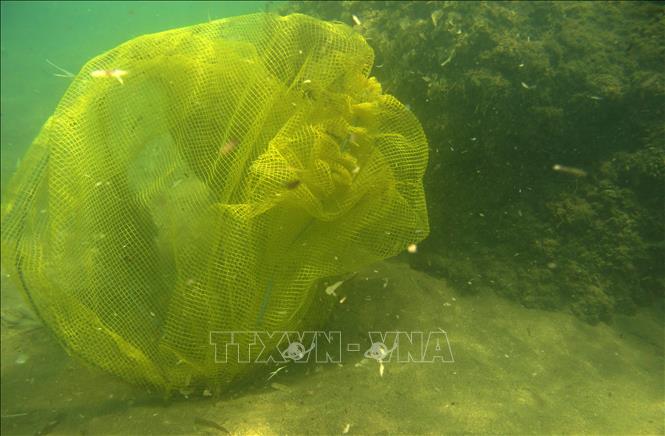 “Vịnh san hô rác thải nhựa” dưới biển Aegean của Hy Lạp