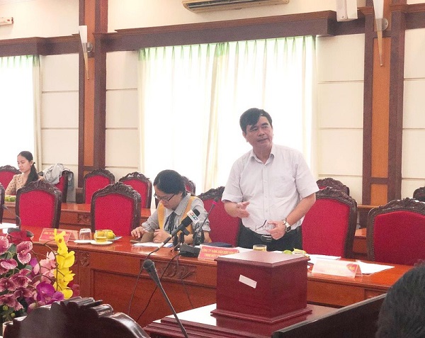 Bỏ lọt thuế môi trường với hóa chất pha chế xăng giả