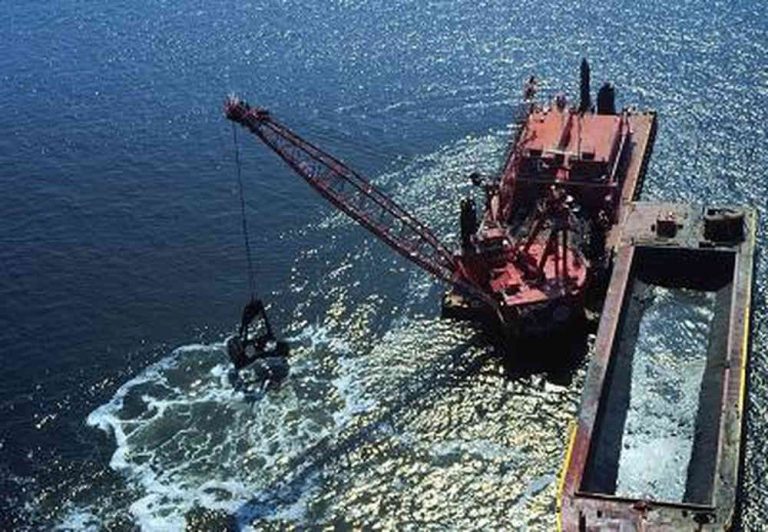 Vi phạm quy định về nhận chìm ở biển có thể bị phạt 1 tỷ đồng