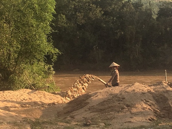 Lỗ hổng quản lý khai thác cát sỏi lòng sông: Sơn La còn nhiều mối lo “cát tặc”