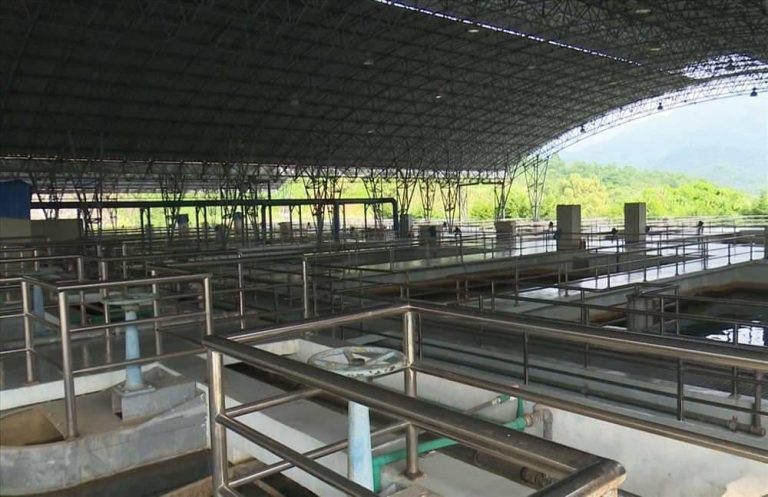 “Lỗ hổng” khiến nguồn nước sạch sông Đà bị nhiễm dầu
