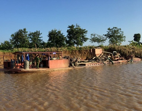 Đắk Nông: Phạt 135 triệu đồng đối với doanh nghiệp liên quan đến 4 tàu hút cát “lậu”