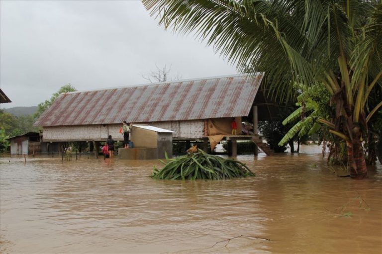 Đắk Lắk: Hàng ngàn ngôi nhà ở thôn, buôn ngập sâu trong nước