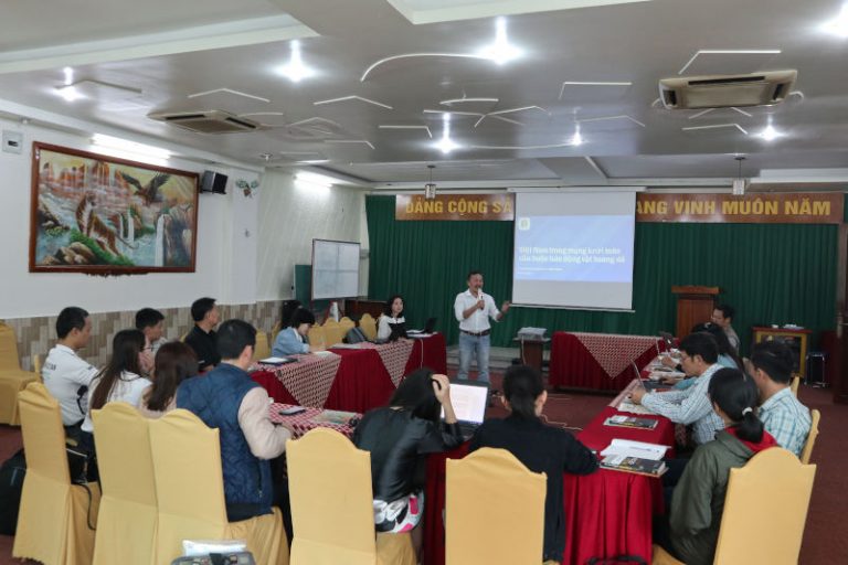 Tập huấn báo chí khai thác đề tài buôn bán ĐVHD tại Tây Nguyên