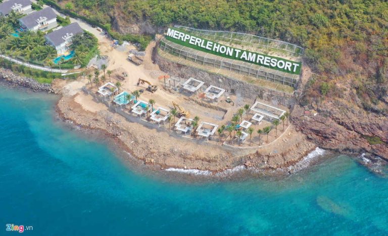 Đổ đất đá tràn xuống vịnh Nha Trang làm chết san hô là một tai họa