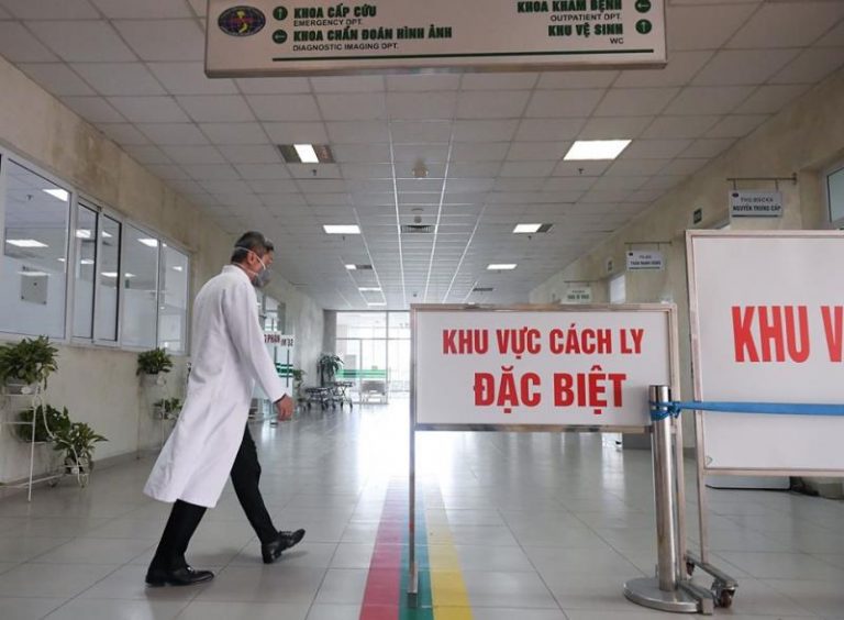 Thêm 2 ca mắc COVID-19 ở ổ dịch Hạ Lôi, Việt Nam có 262 người nhiễm virus corona