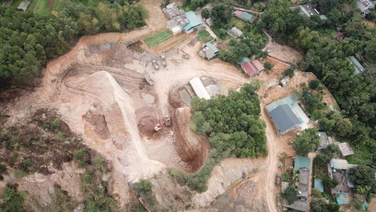 Lạc Thuỷ (Hoà Bình): Thất thoát đất rừng từ việc lợi dụng “hạ cốt nền” để bán đất