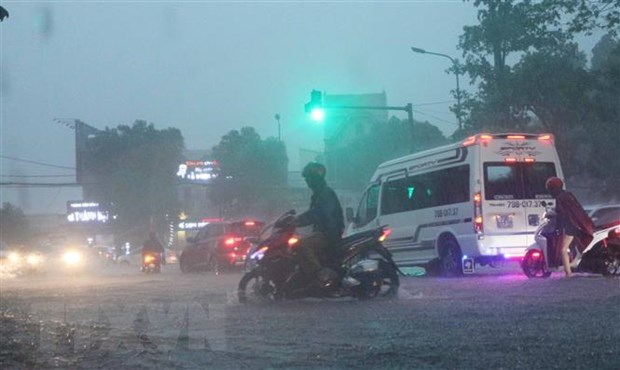 Bắc Bộ và Trung Bộ giảm mưa, Nam Bộ mưa dông, đề phòng ngập úng