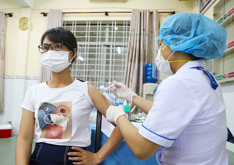 TP.HCM đồng ý rút ngắn thời gian tiêm mũi 2 AstraZeneca còn 6 tuần