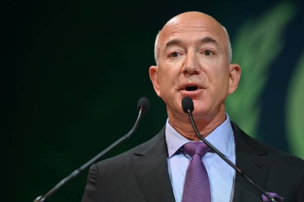 Tỷ phú Jeff Bezos bán cổ phiếu Amazon để cứu Trái đất