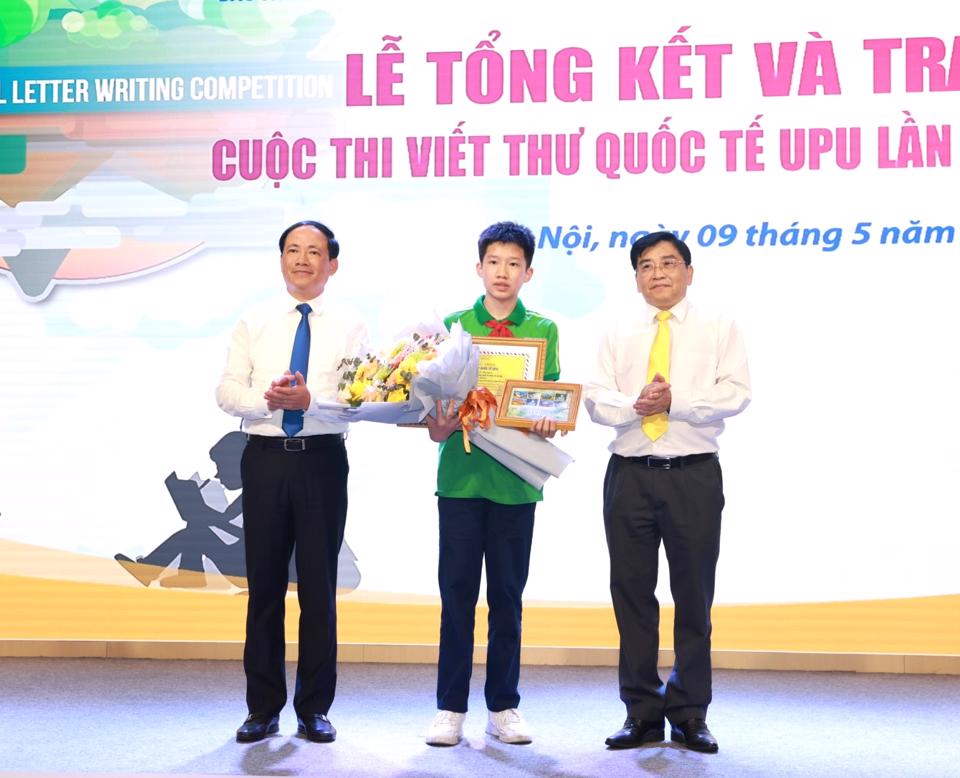 Ấn tượng với bức thư đoạt giải Nhất UPU 51 của nam sinh Hà Nội